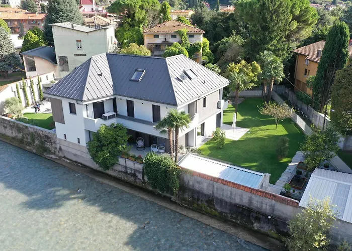 The By The River Tatil Evi