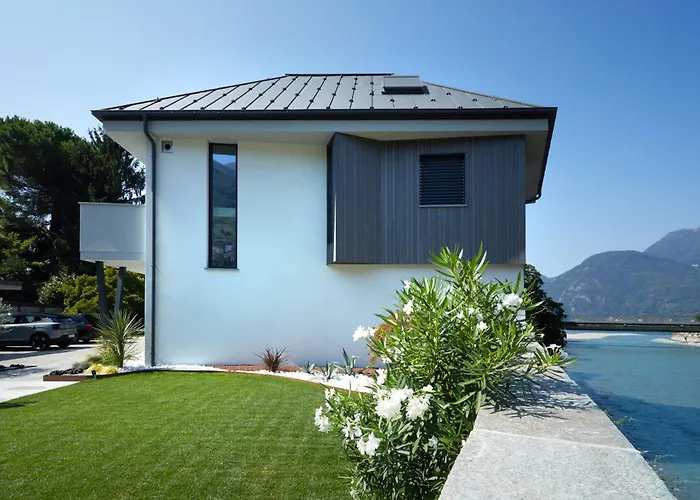 The By The River Ferienhaus Bellano
